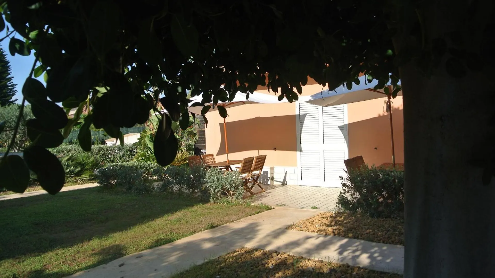 فندق مبيت وإفطار سان ليون Villa Carlotta Resort