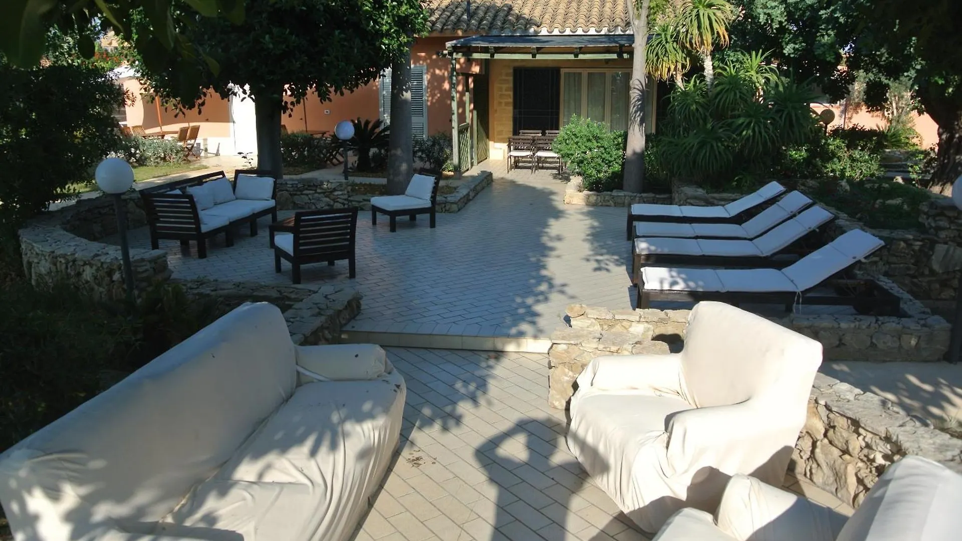 فندق مبيت وإفطار سان ليون Villa Carlotta Resort