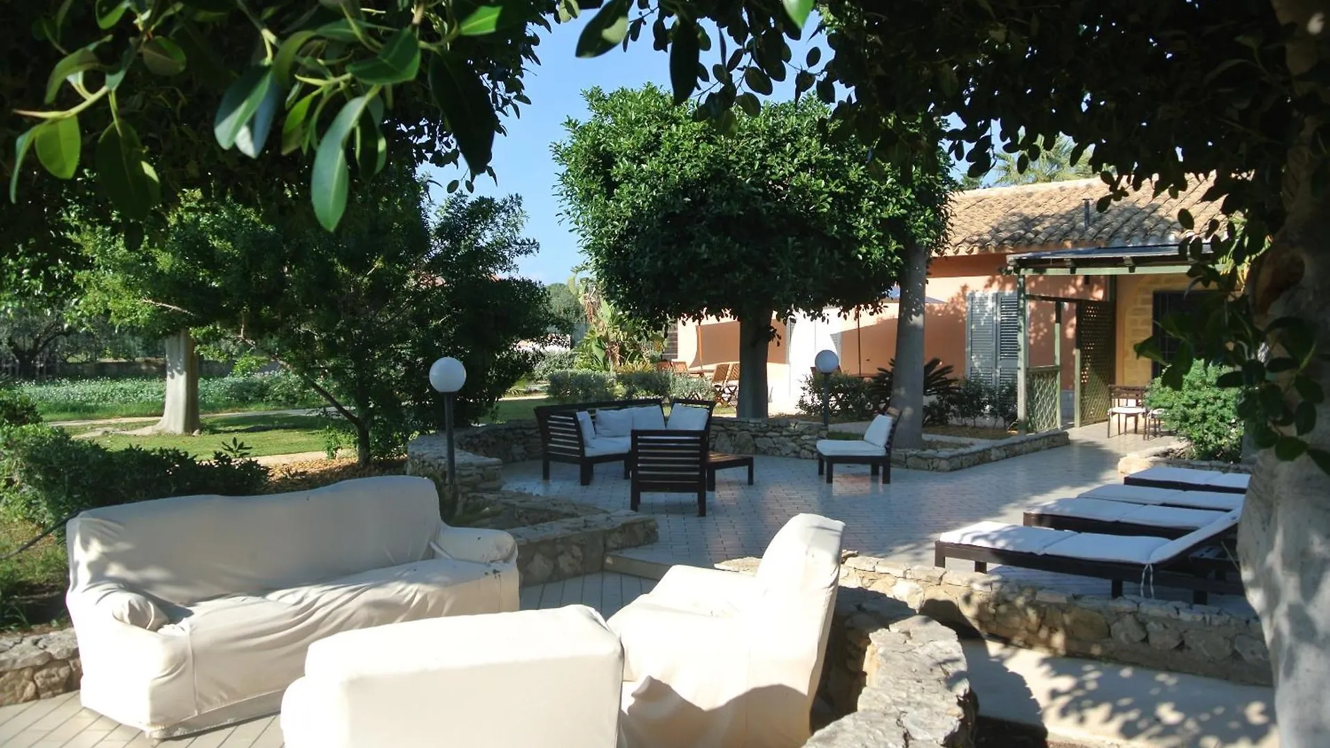 Villa Carlotta Resort San Leone 3*,