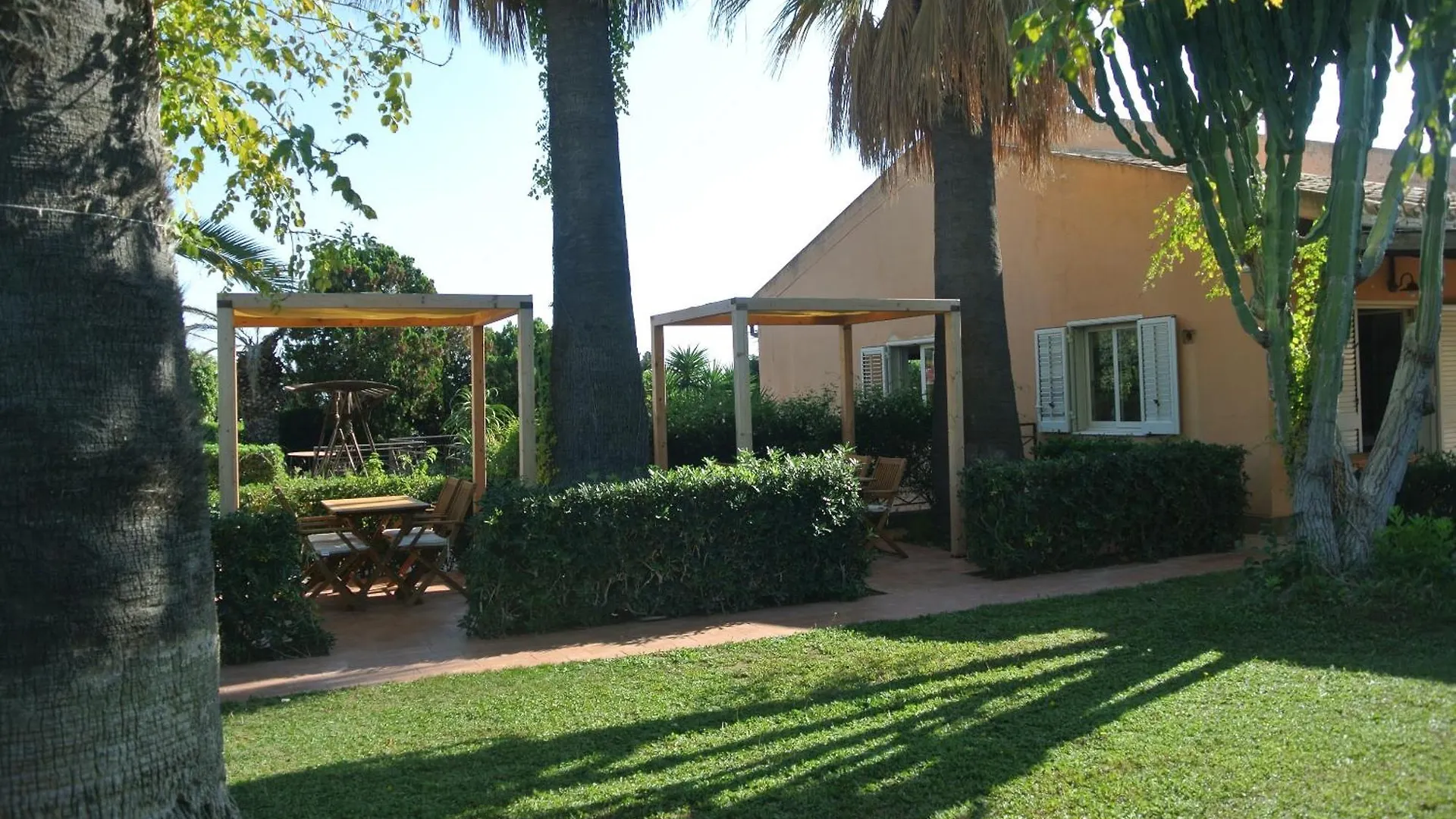 Villa Carlotta Resort San Leone Bed & Breakfast